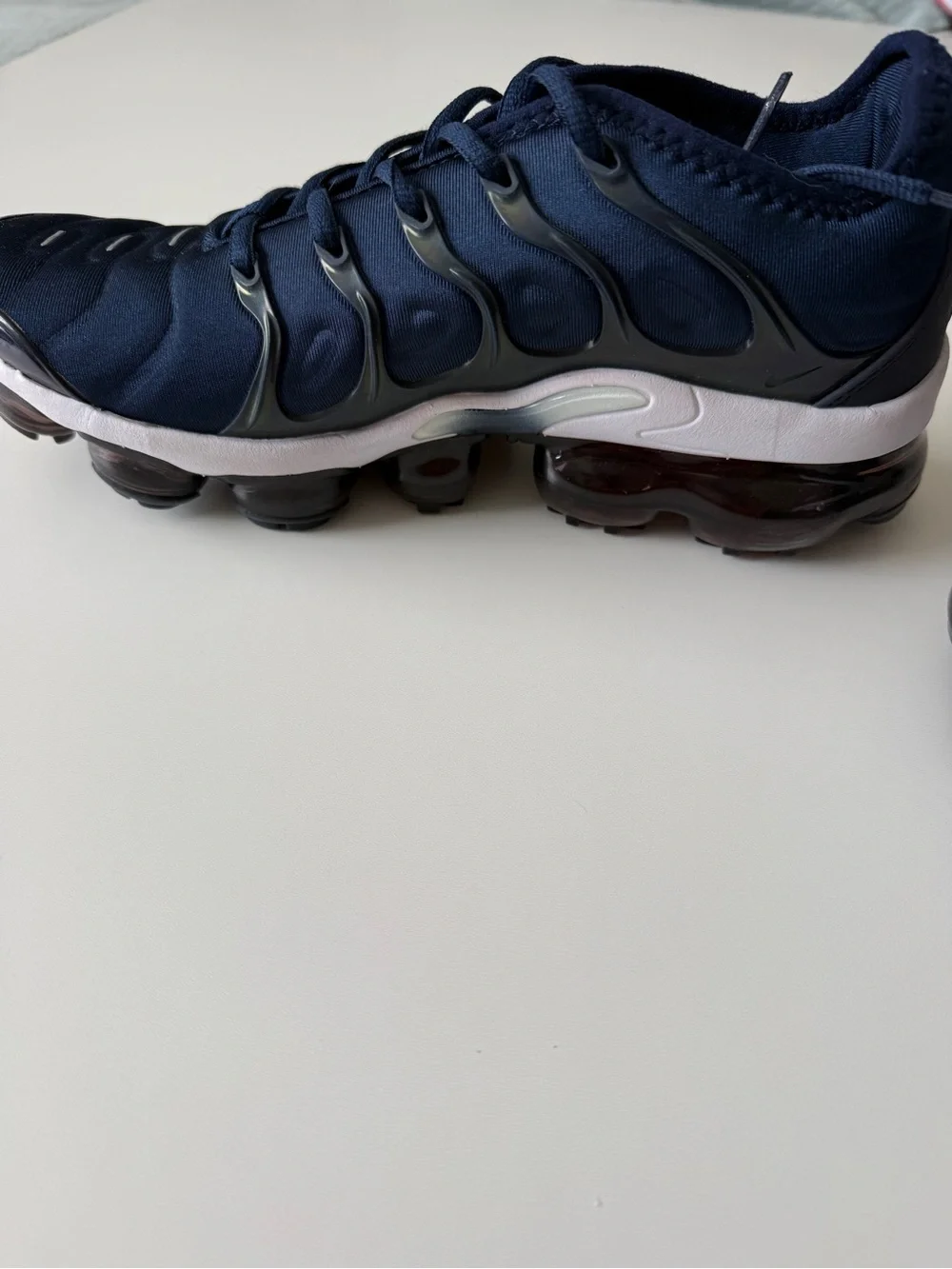 Nike Air VaporMax Plus Midnight Navy & White Mens Lace-Up Sneakers- Size 7